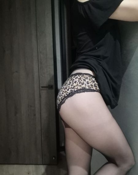 办公室的超短裙女教师