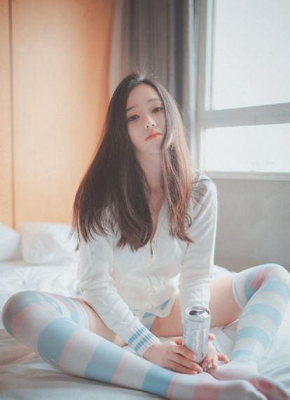 女人张开腿让男人桶爽