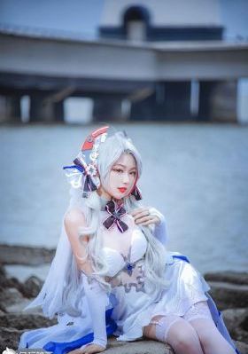 被老板抱进办公室糟蹋h