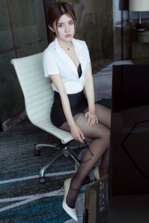 女法官