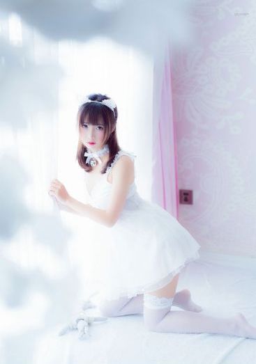 美女露出让男生揉的电影