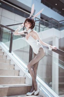 善良美丽女邻居
