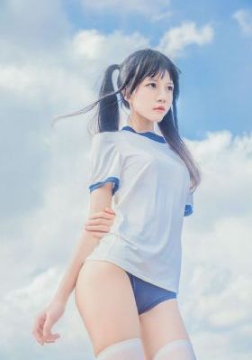 我故意没有穿内裤坐公车漫画